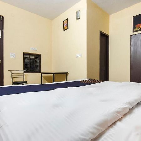 SPOT ON 70295 Sky Inn Jalandhar Bagian luar foto