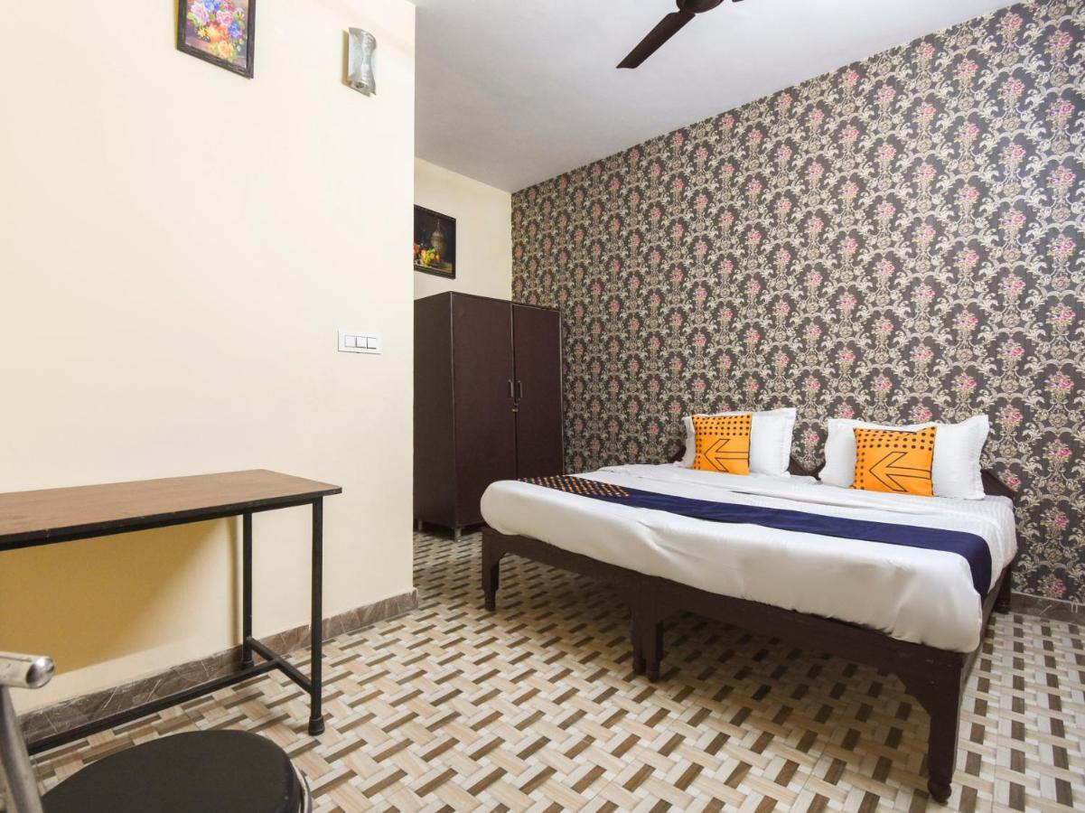 SPOT ON 70295 Sky Inn Jalandhar Bagian luar foto