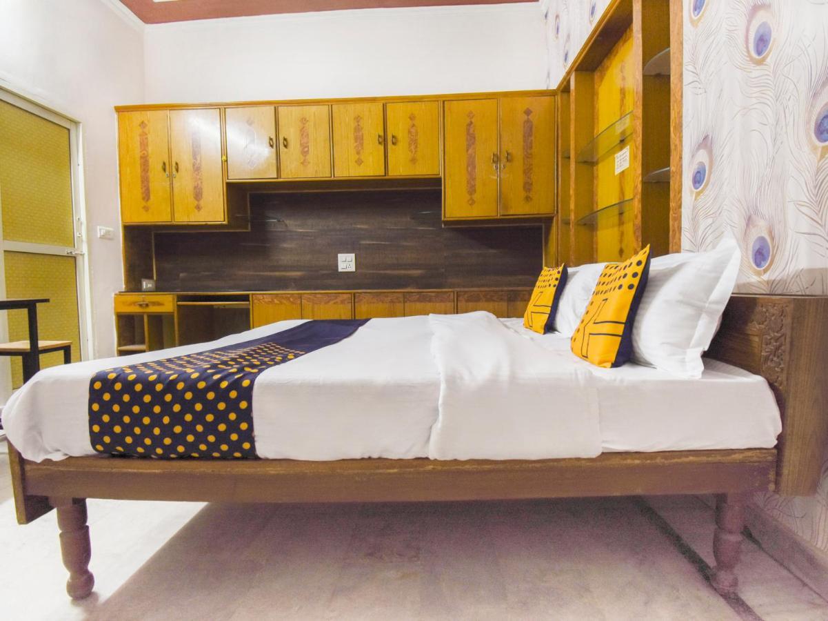 SPOT ON 70295 Sky Inn Jalandhar Bagian luar foto