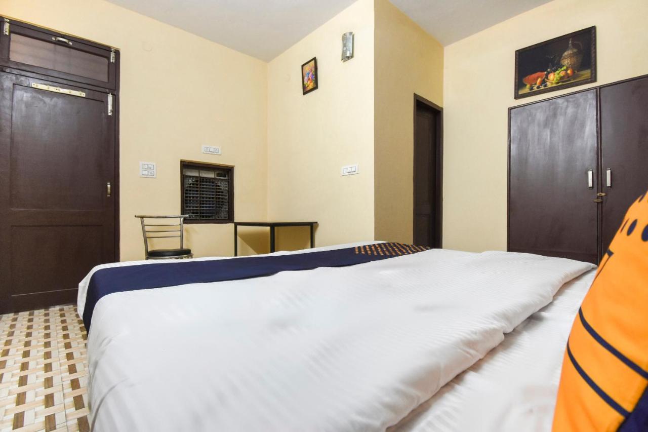 SPOT ON 70295 Sky Inn Jalandhar Bagian luar foto