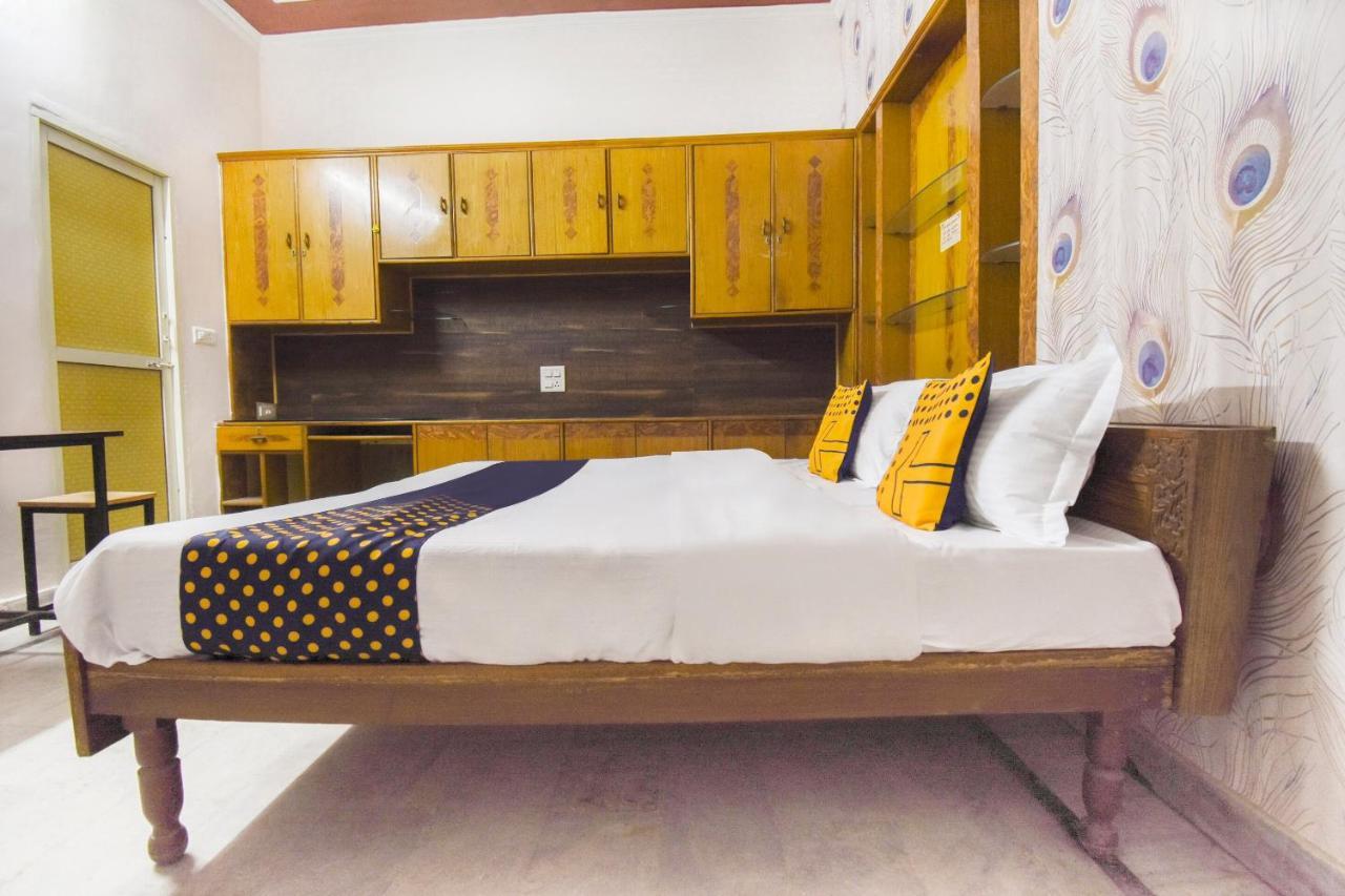 SPOT ON 70295 Sky Inn Jalandhar Bagian luar foto